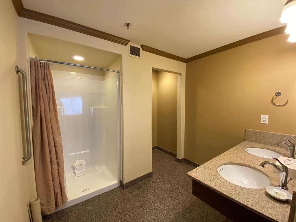 Casino 3* Camrose