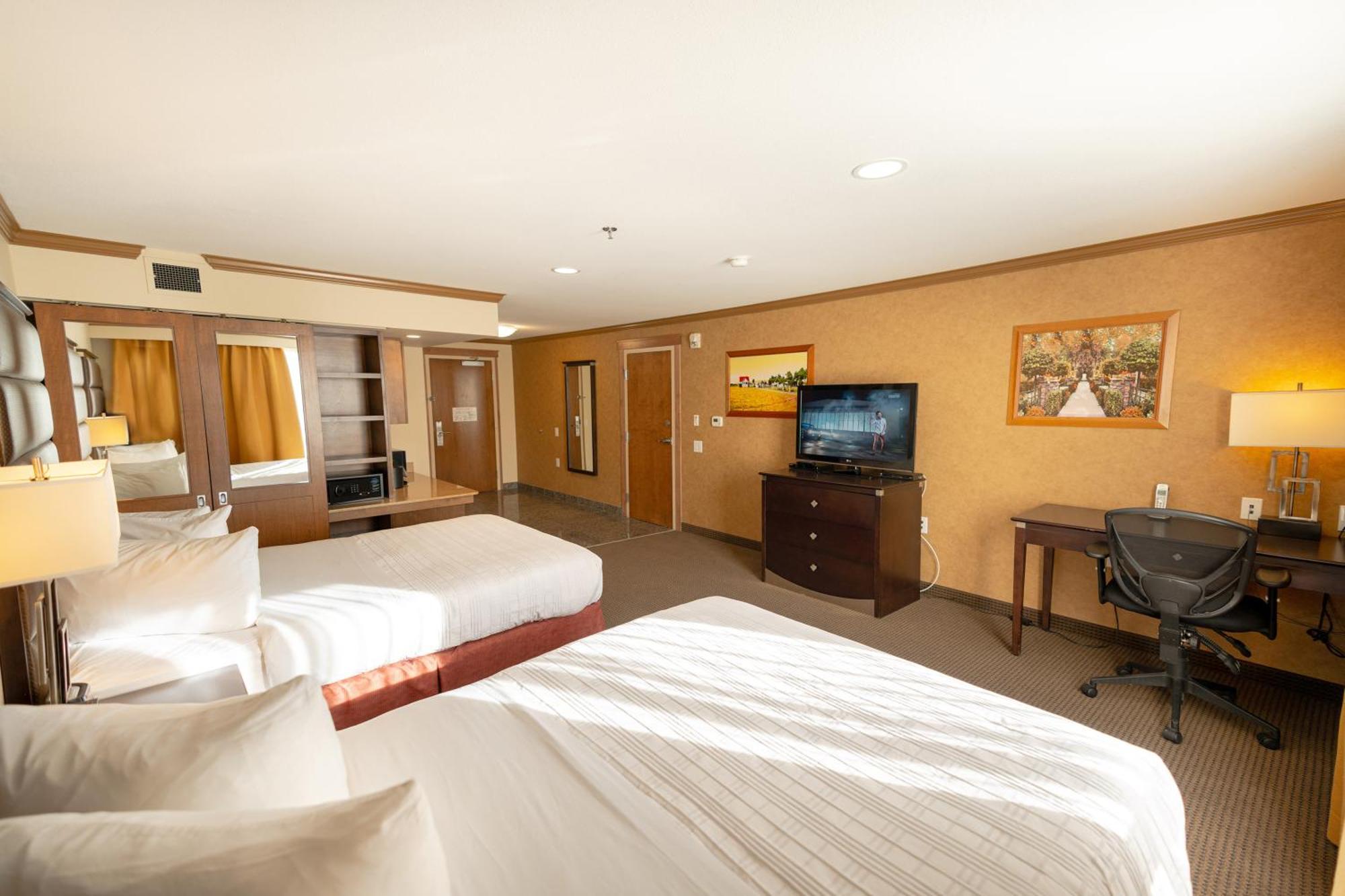 Casino 3* Camrose